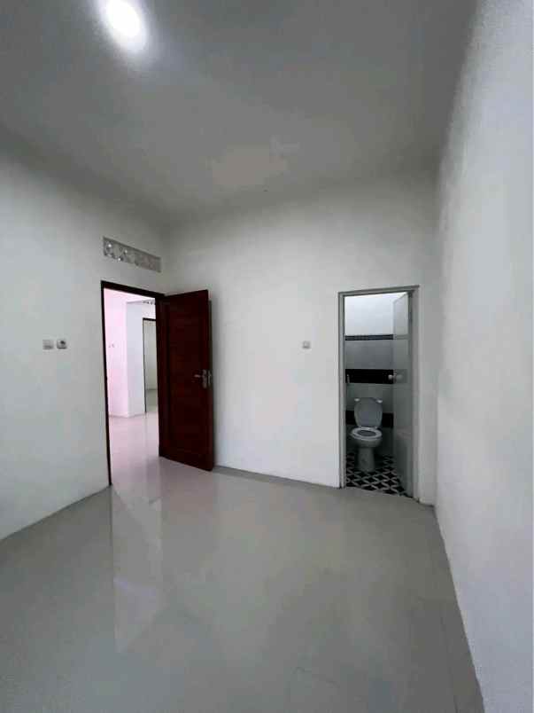dijual rumah jl godean km 7