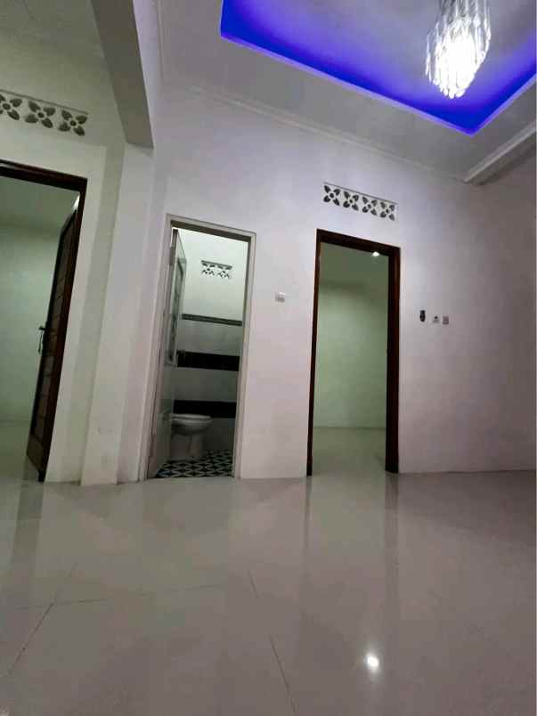 dijual rumah jl godean km 7