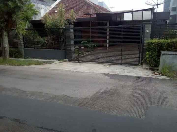 dijual rumah jl golf arcamanik ah