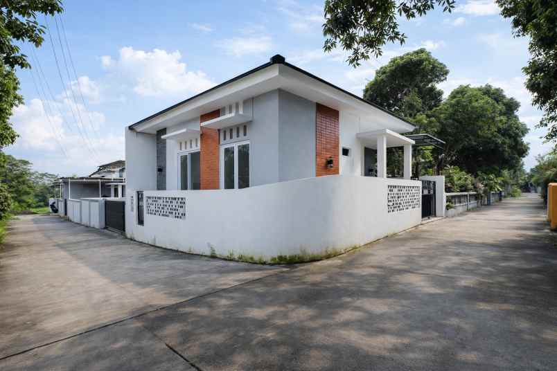 dijual rumah jl jogja solo