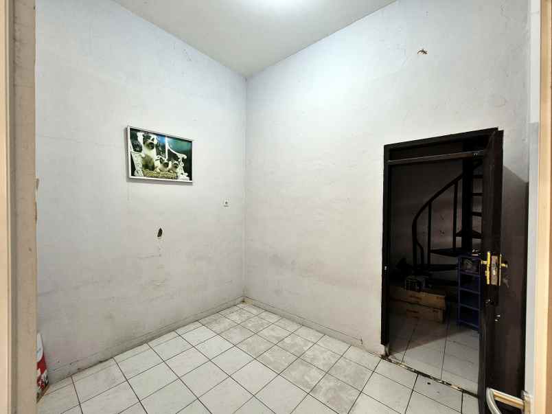 dijual rumah jl jupiter margahayu raya