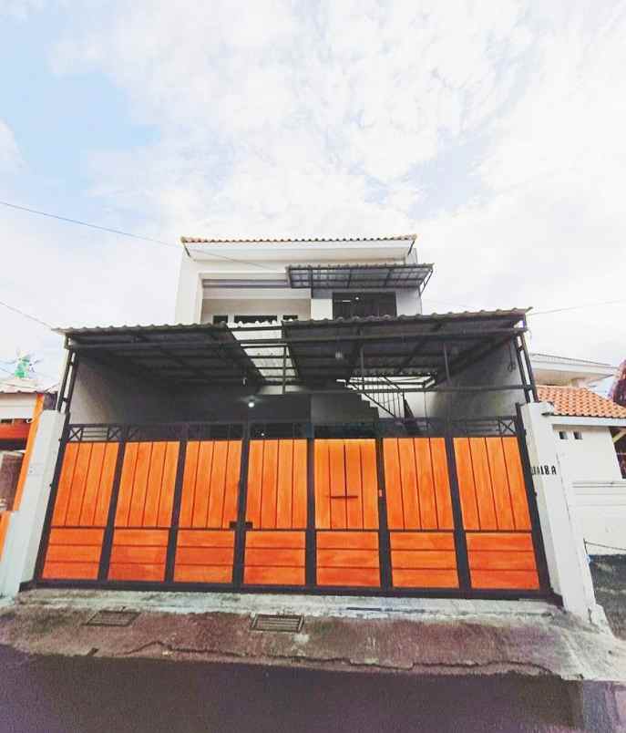 dijual rumah jl kalisari raya pasar