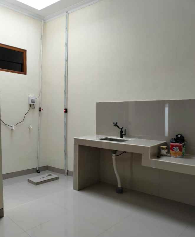 dijual rumah jl kaliurang km 10