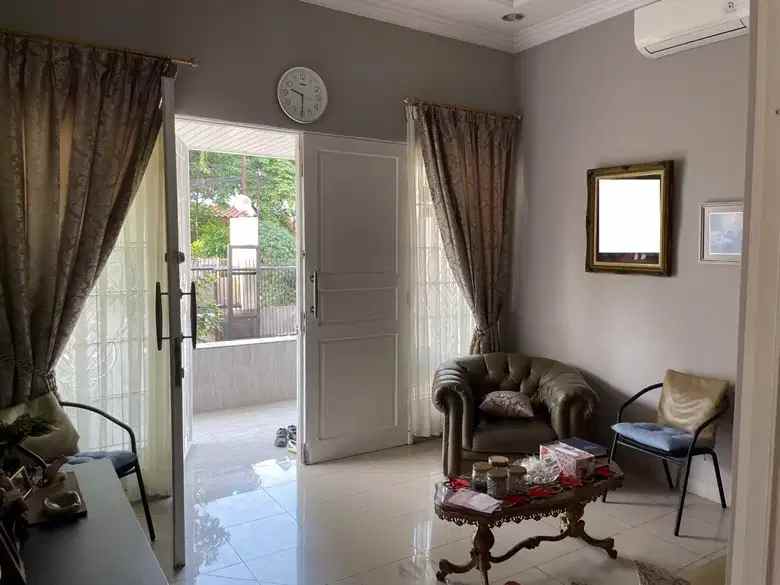 dijual rumah jl kav dki kembangan