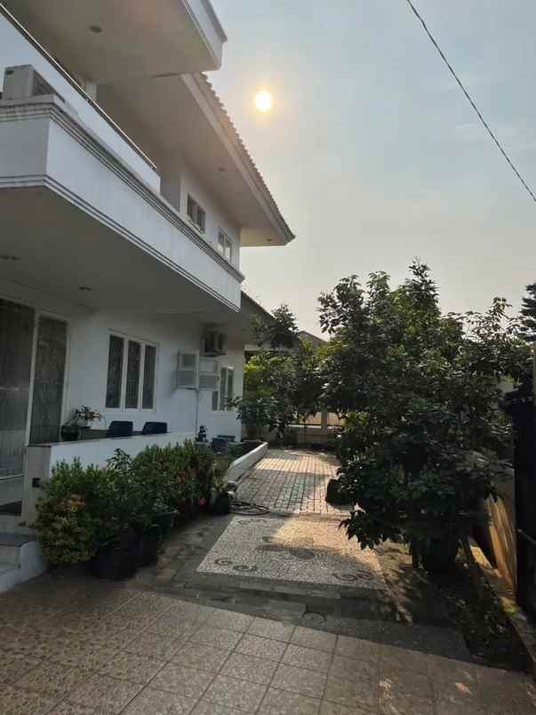 dijual rumah jl kav dki kembangan