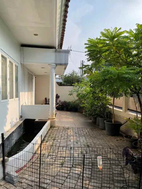 dijual rumah jl kav dki kembangan