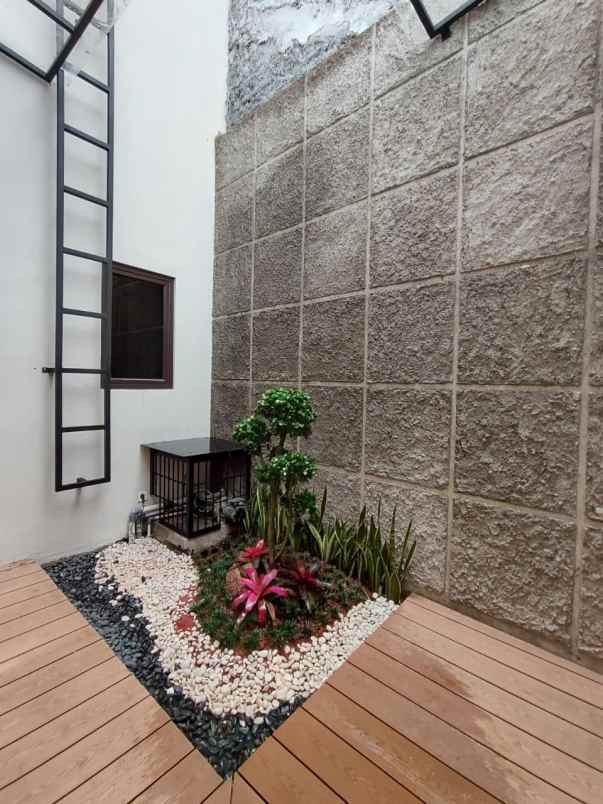 dijual rumah jl kayu putih rawamangun