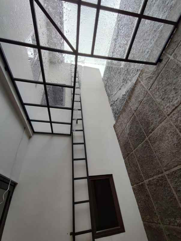 dijual rumah jl kayu putih rawamangun