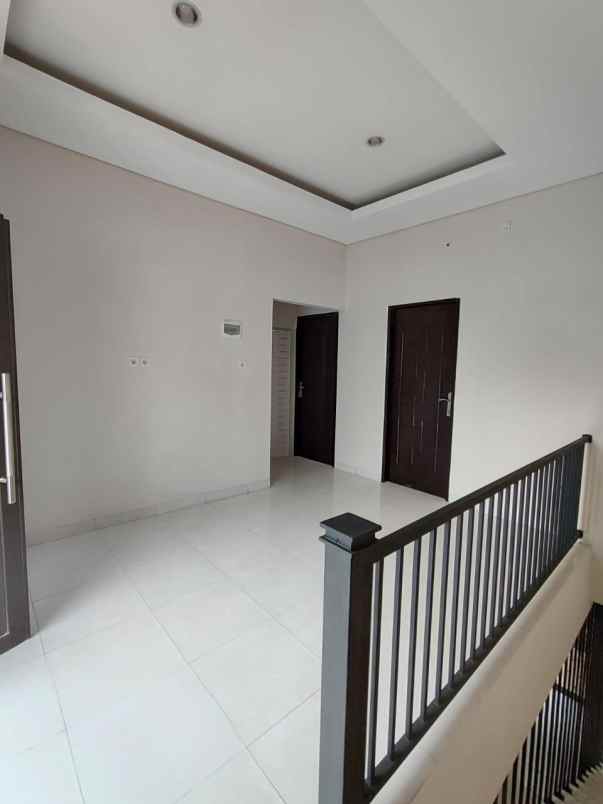 dijual rumah jl kayu putih rawamangun