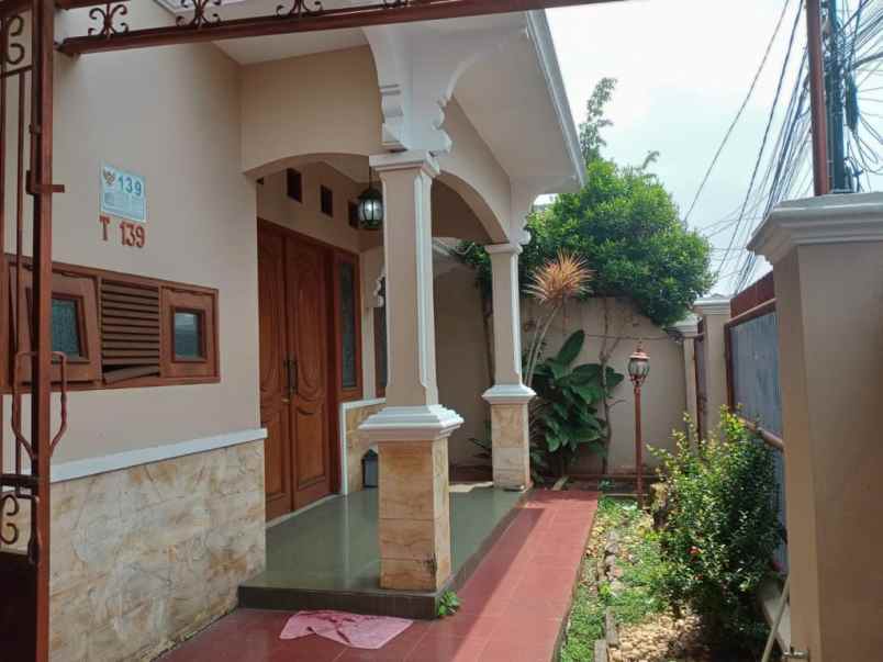 dijual rumah jl kebon baru tebet