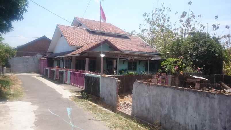 dijual rumah jl kijatira no 115 rt 017