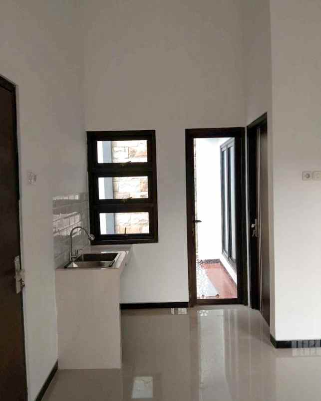 dijual rumah jl mangunkarso no 48 toyoresmi