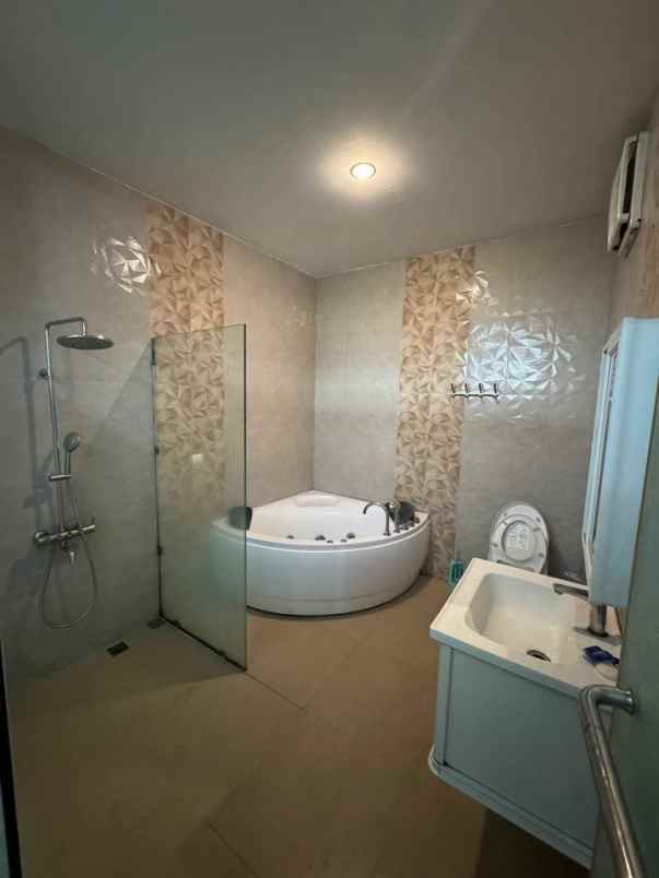 dijual rumah jl maribaya buka nagara