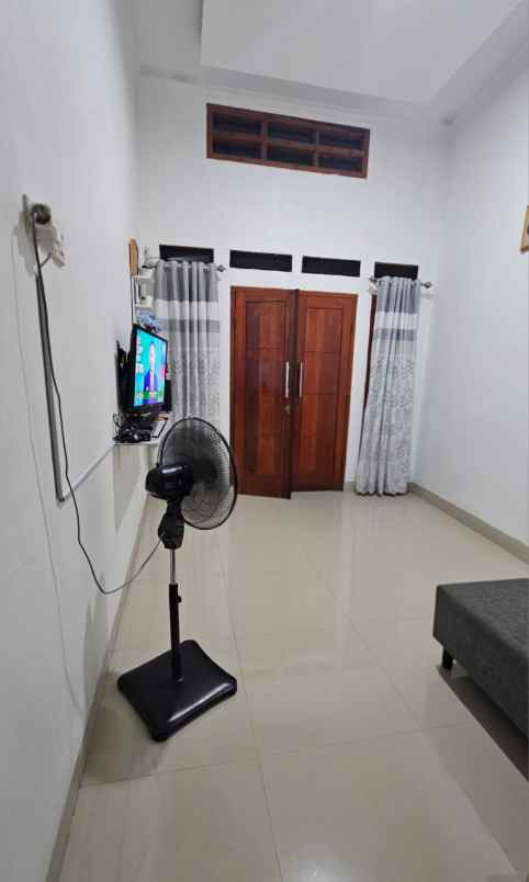 dijual rumah jl meruyung raya