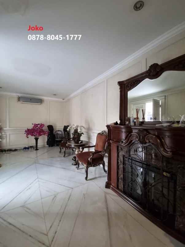 dijual rumah jl metro