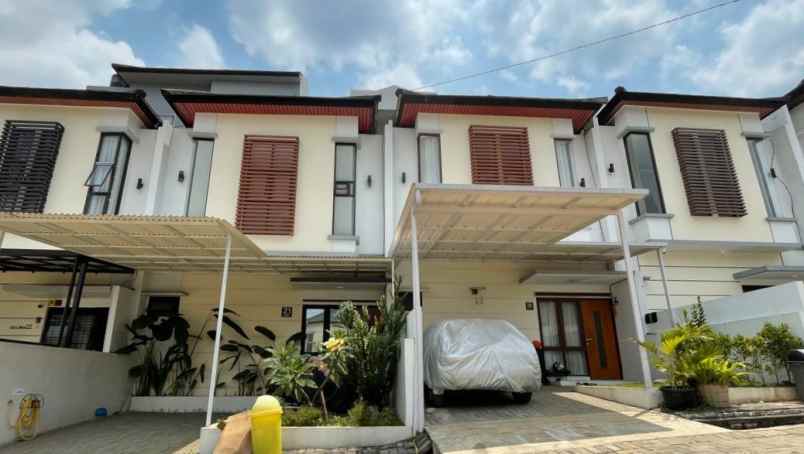 dijual rumah jl padasuka atas