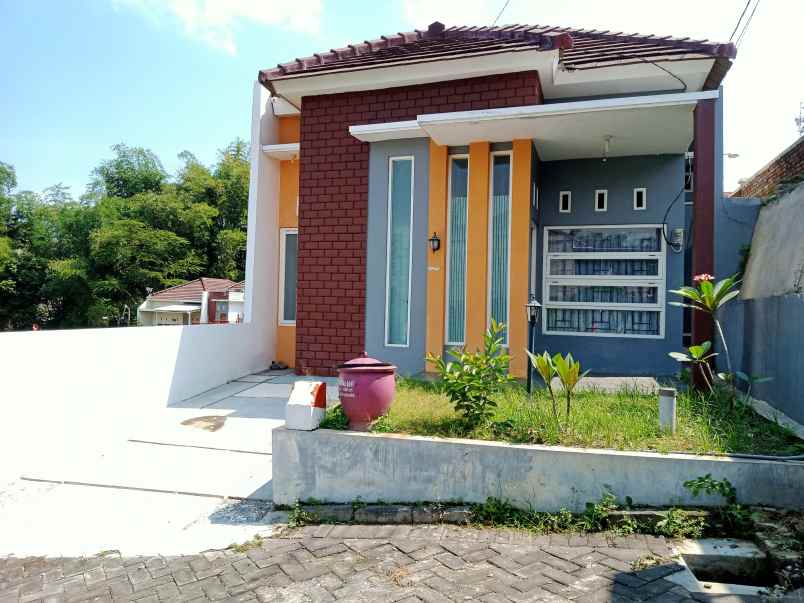 dijual rumah jl pahlawan