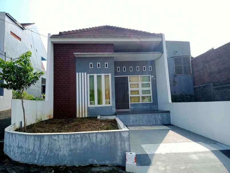 dijual rumah jl pahlawan