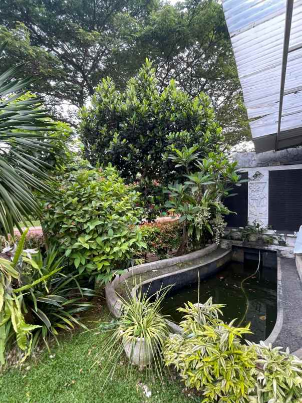 dijual rumah jl pahlawan seribu