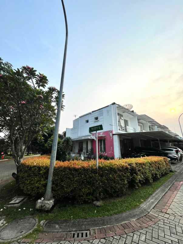 dijual rumah jl pahlawan seribu