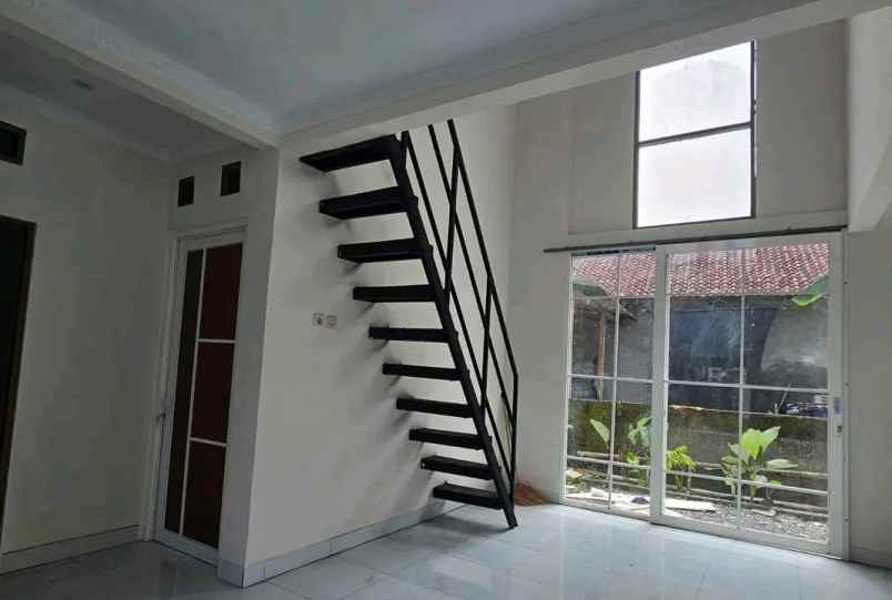 dijual rumah jl parangtritis km 16