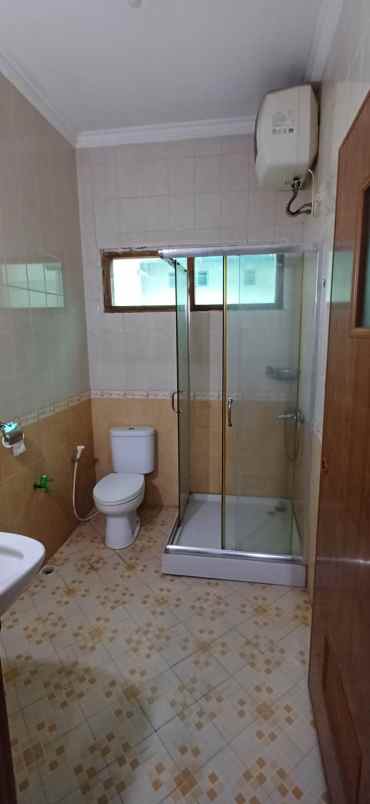 dijual rumah jl perdagangan 1 jakarta selatan