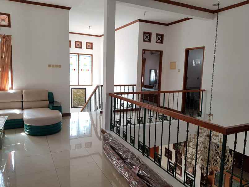 dijual rumah jl perumahan pesona