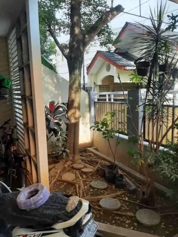 dijual rumah jl pondok kelapa raya