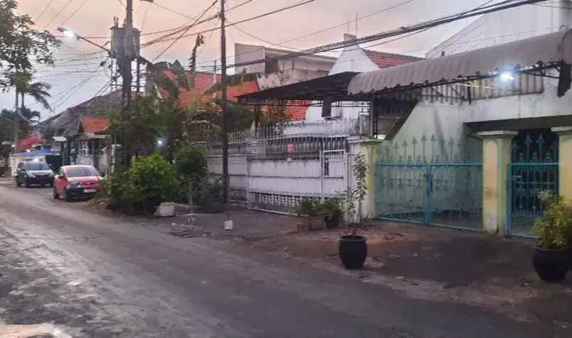 dijual rumah jl pucang adi kertajaya