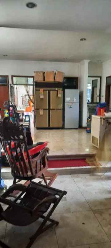 dijual rumah jl pucang adi kertajaya