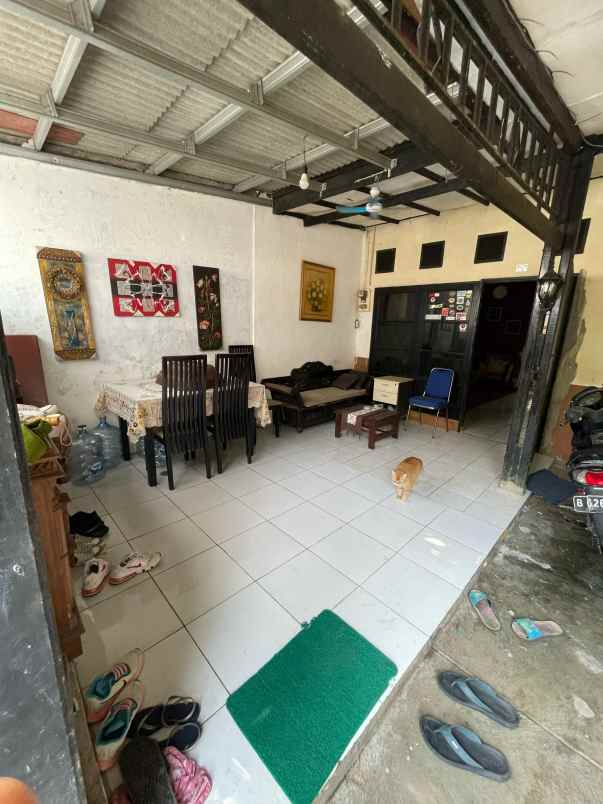 dijual rumah jl rajawali 6 blok dj6