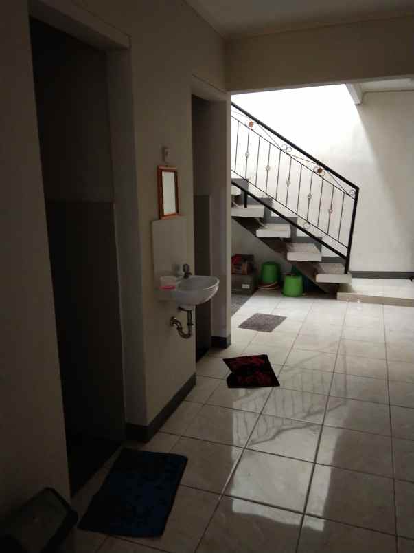 dijual rumah jl rawa bahagia raya no 19