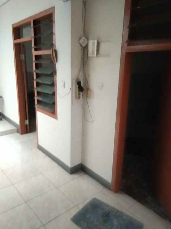 dijual rumah jl rawa bahagia raya no 19