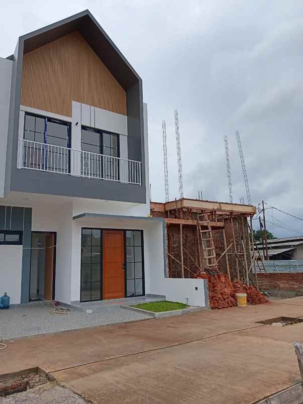 dijual rumah jl raya caman jatibening