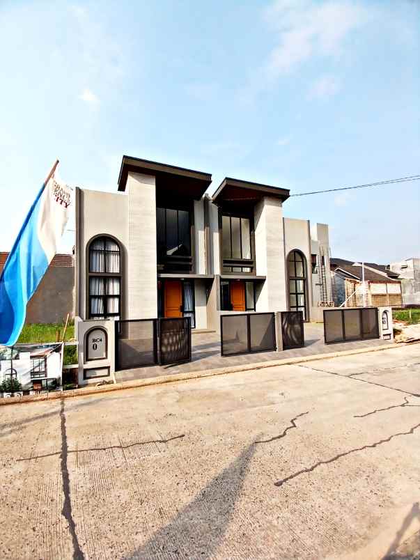 dijual rumah jl raya setu