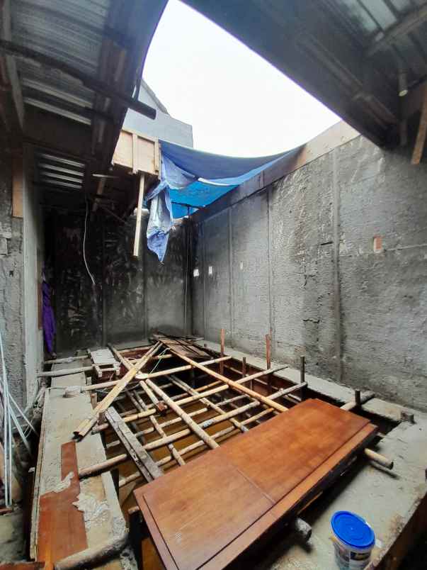 dijual rumah jl saidan tanah baru beji