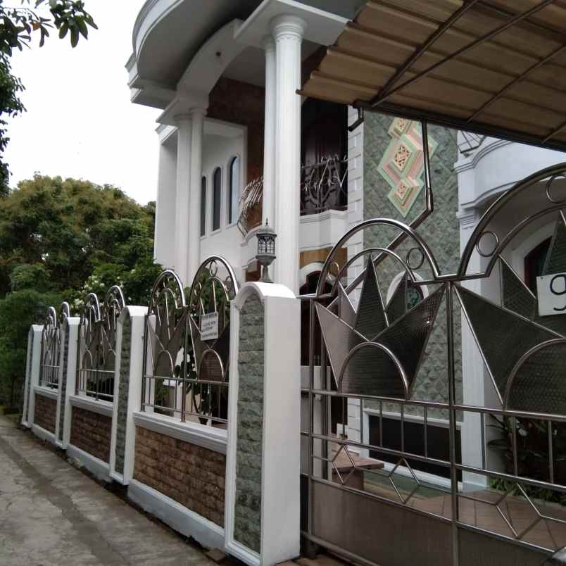 dijual rumah jl sulawesi purwosari