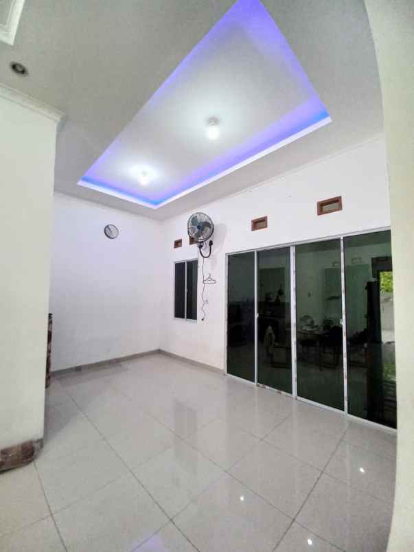dijual rumah jl suntai