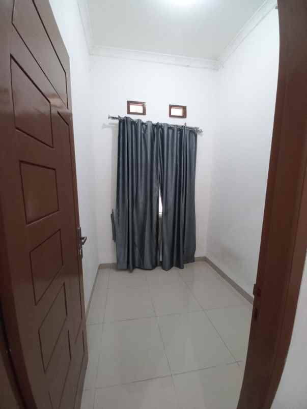 dijual rumah jl suntai