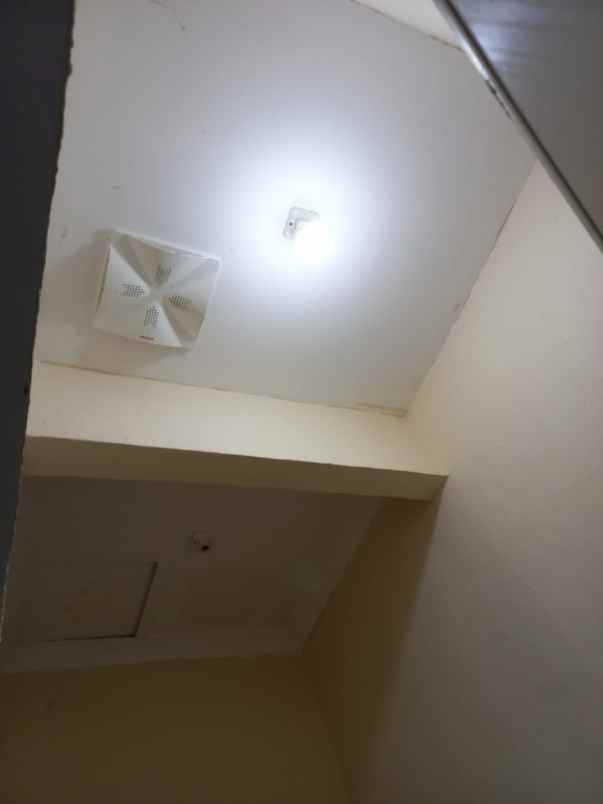 dijual rumah jl suntai