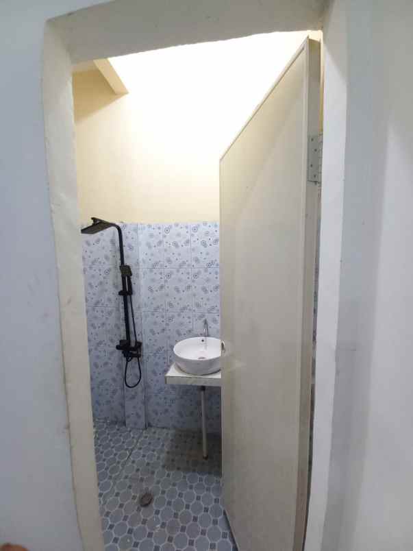 dijual rumah jl suntai