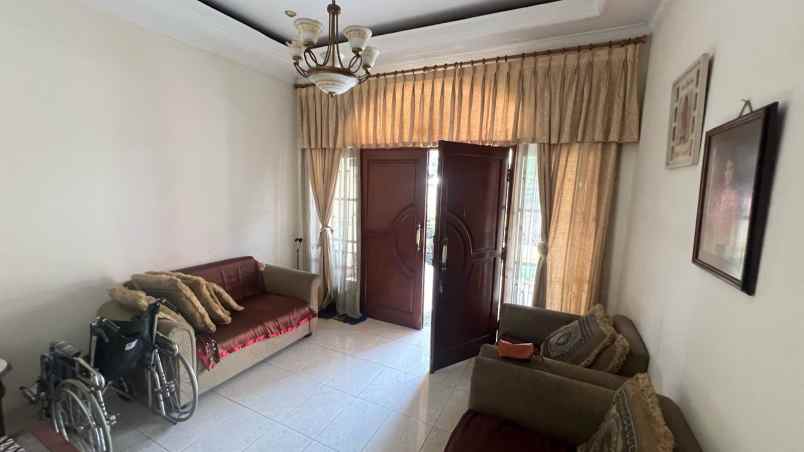 dijual rumah jl suplir no 23 serpong