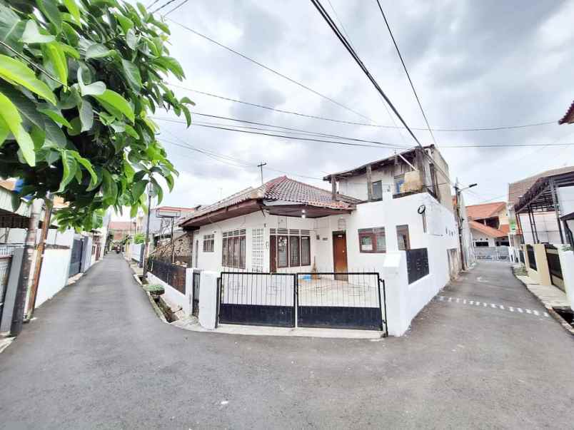 dijual rumah jl tebet barat dalam kel