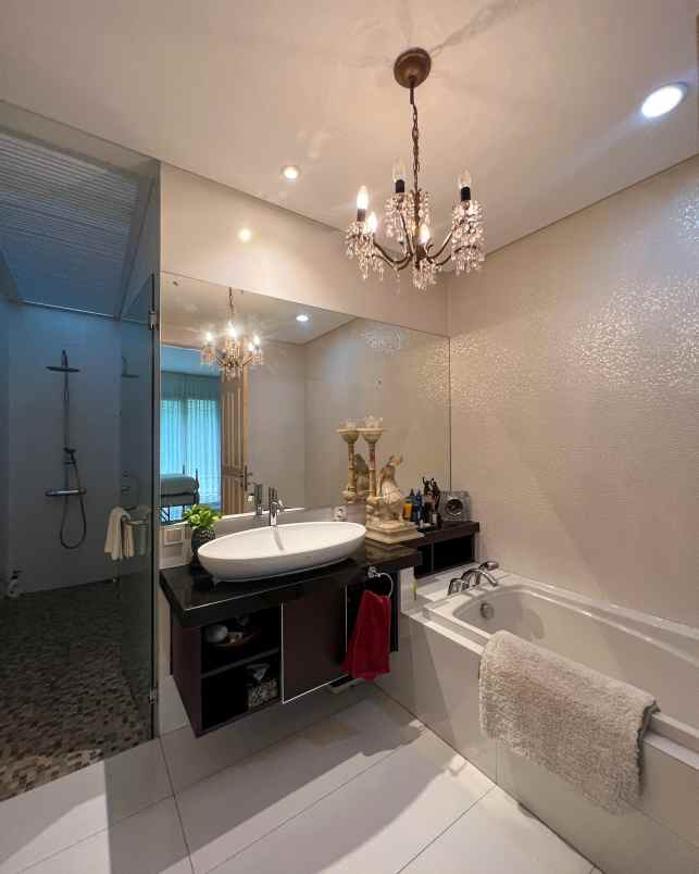 dijual rumah jl tirtayasa melawai