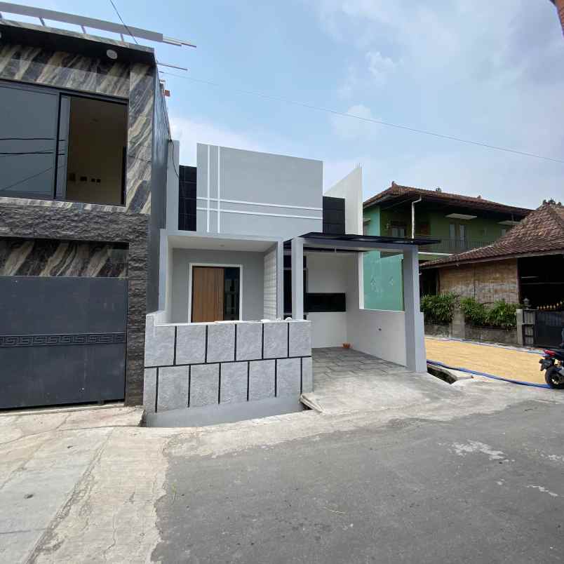 dijual rumah jl utama pd kulon pondok