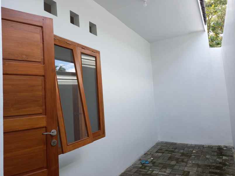 dijual rumah jl wates km 14