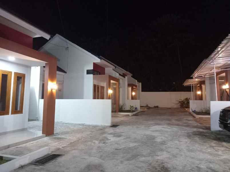 dijual rumah jl wates km 14