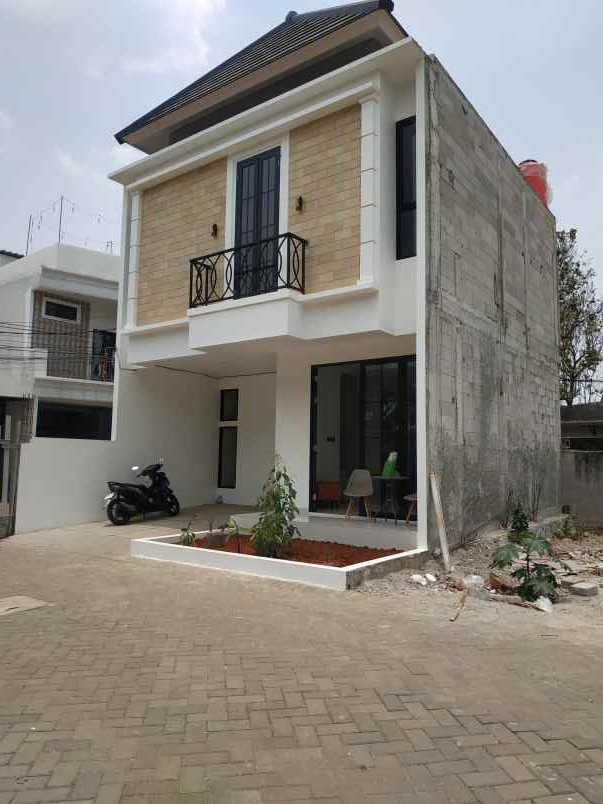 dijual rumah jl wibawa mukti ii