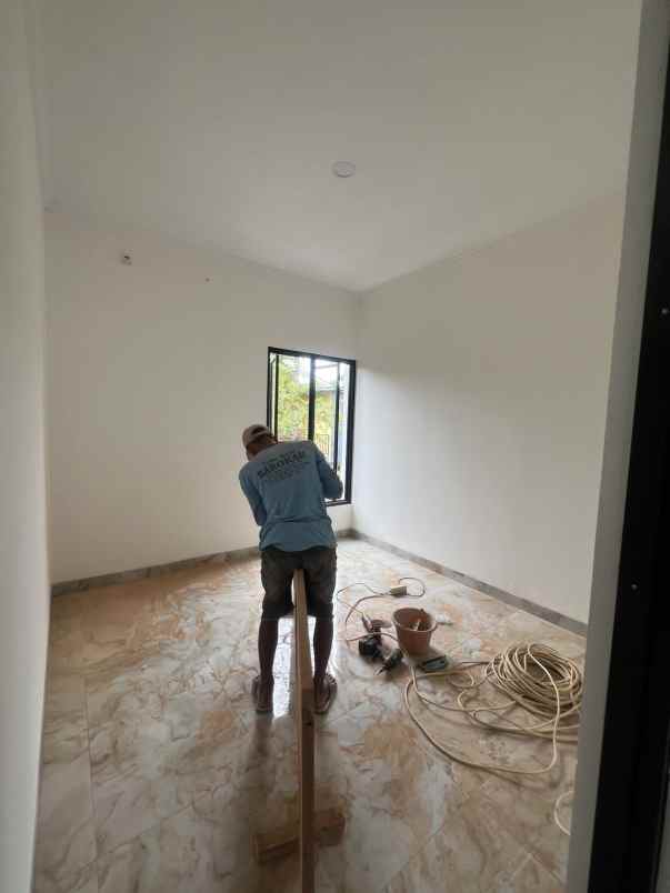 dijual rumah jl wibawa mukti jati asih