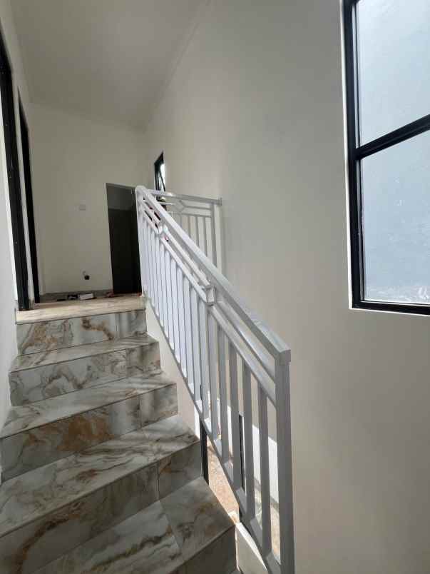 dijual rumah jl wibawa mukti jati asih